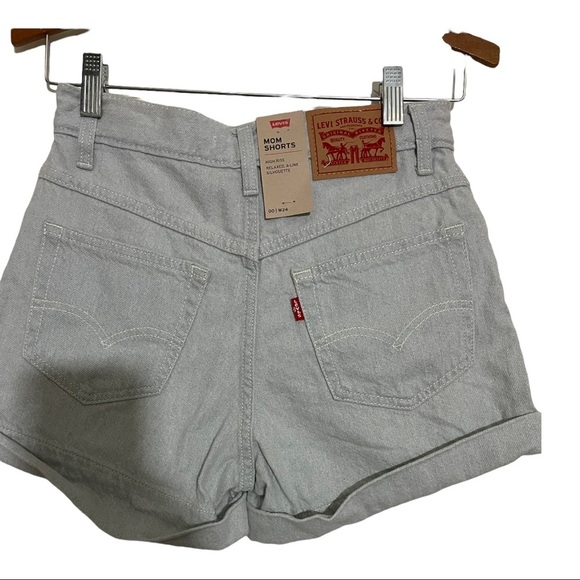 Levi’s moms shorts Highrise relaxed Aline silhouette cuffed jean shorts size 24 - Picture 4 of 8